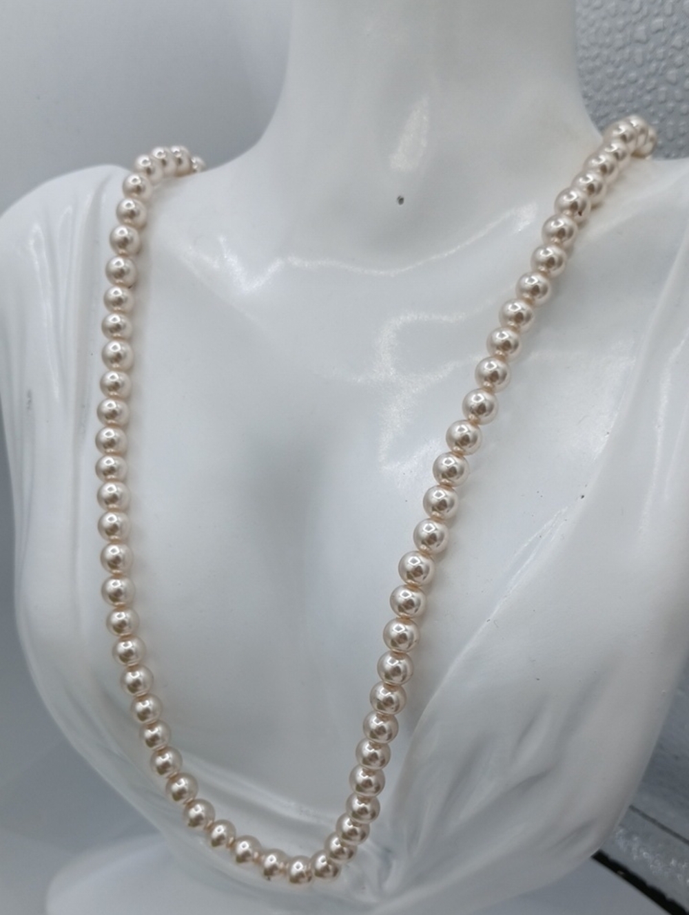 Classic White Pearl Strand Necklace 26 Inch N411